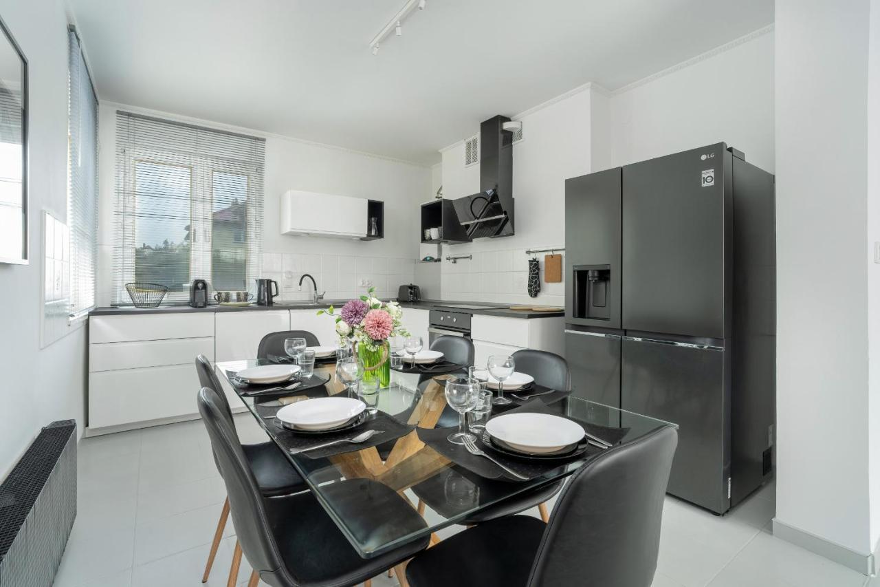 Beautiful House With Balcony, Ideal For Families By Renters Poznań