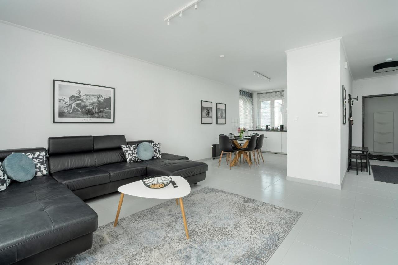 Beautiful House With Balcony, Ideal For Families By Renters Poznań
